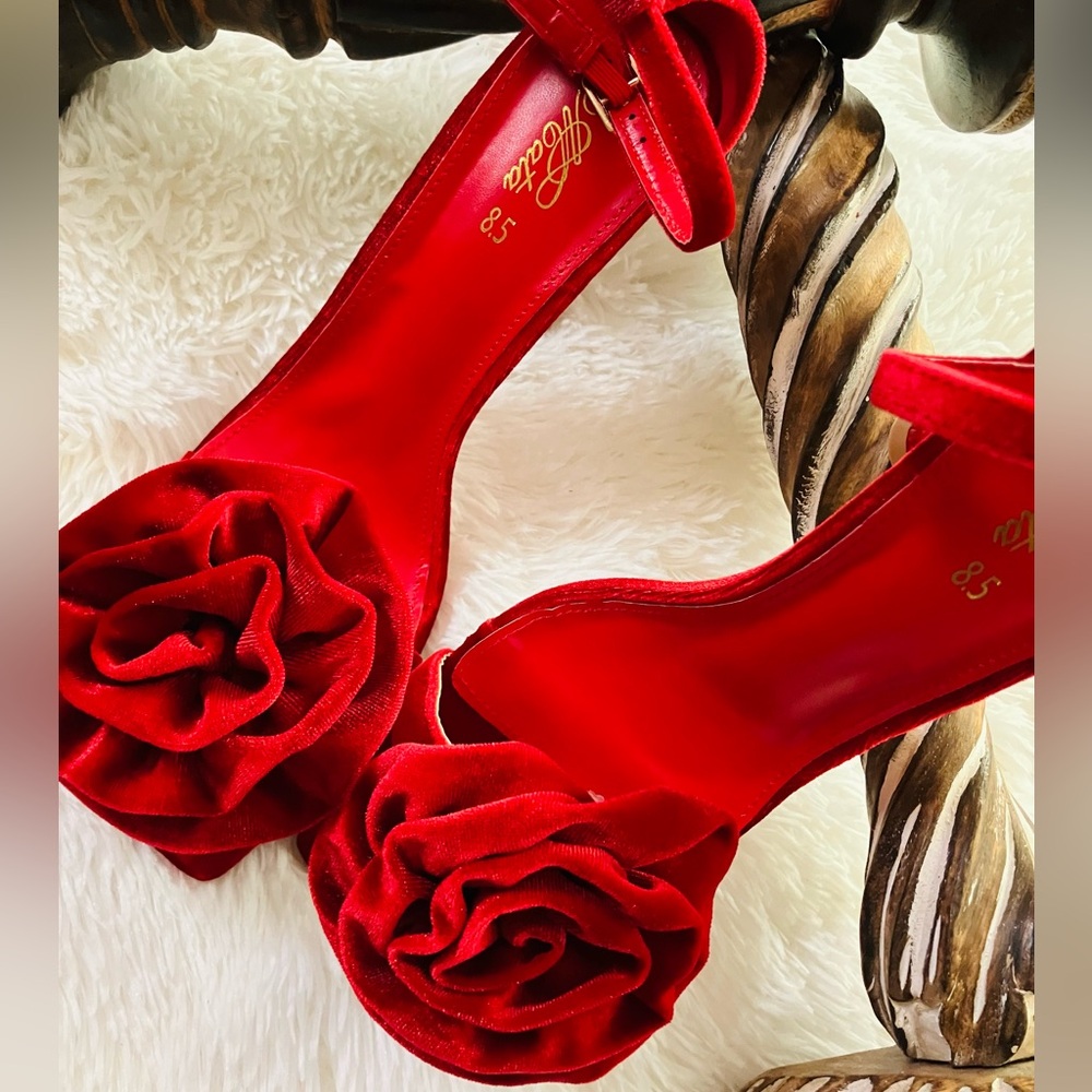 Mata Delicate Bloom - Picture 3 of 8